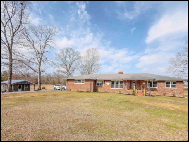 Home for sale in Moulton, Alabama through Apex Real Estate